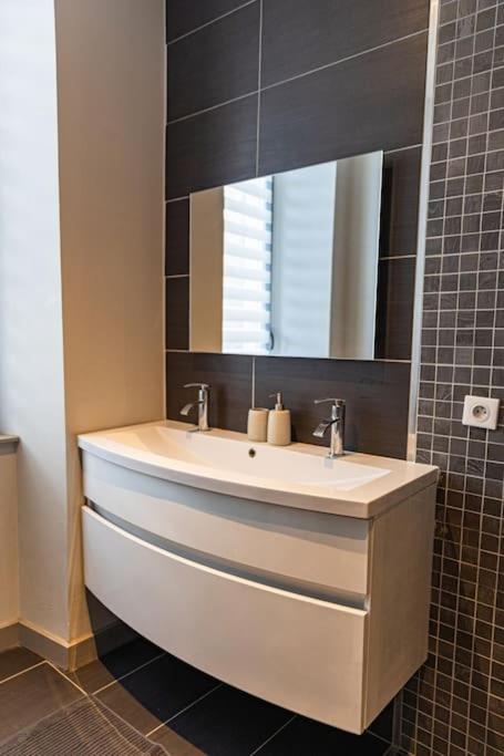 Maison De Village Barbentane Avec Spa Екстер'єр фото