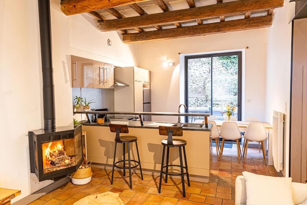 Maison De Village Barbentane Avec Spa Екстер'єр фото